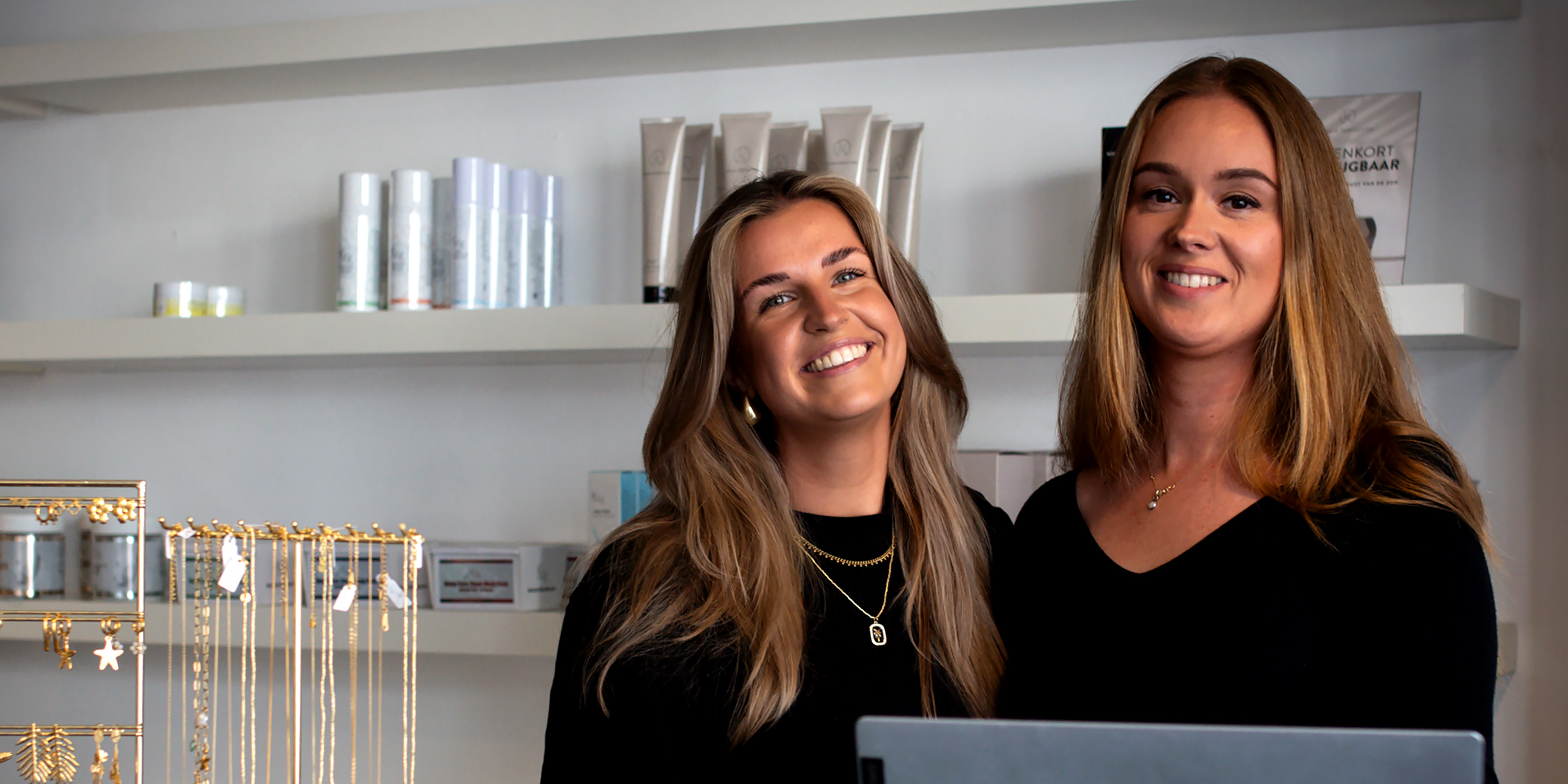 Iris en Daniëlle van Schoonheidssalon Noordwijkerhout